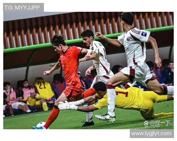 卡塔尔与捷克足球队激战正酣谁能在友谊赛中笑到最后